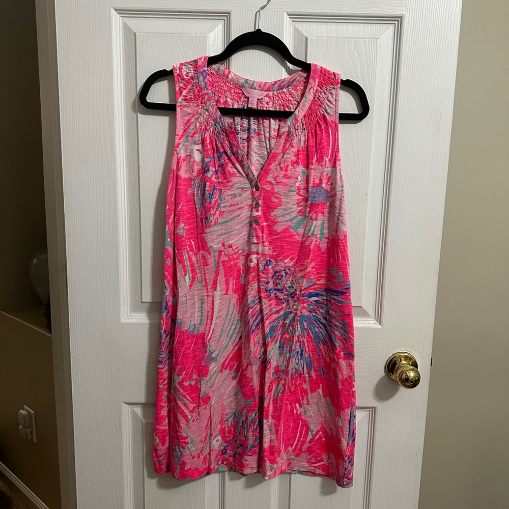 Lilly Pulitzer Essie size small in Never been Better
